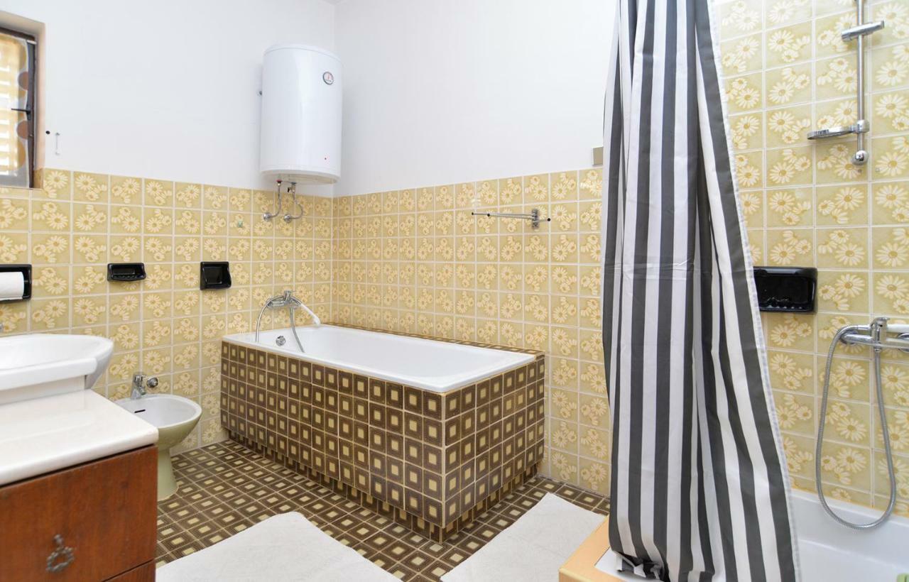 Apartment Milka 1950 Fažana Kültér fotó